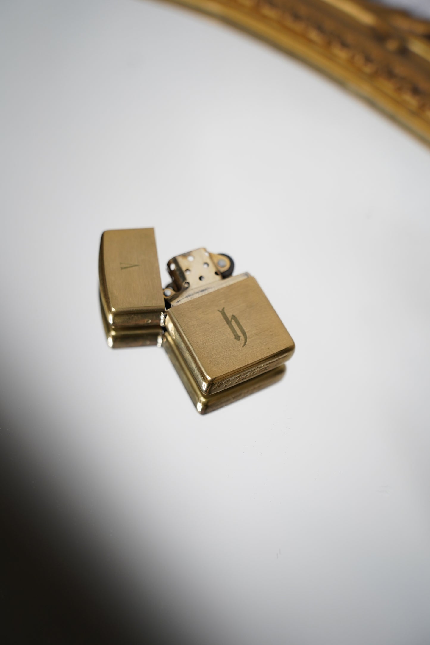 "hV"&"hV ZIPPO" set